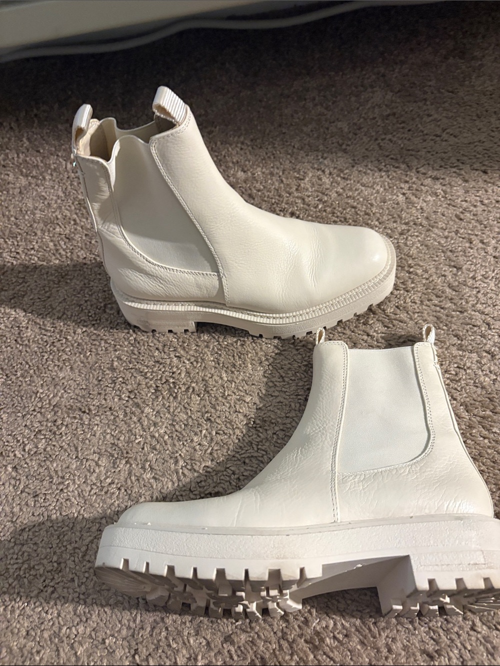 Sam Edelman Cream Chelsea Lug Sole Ankle Boots- size 7